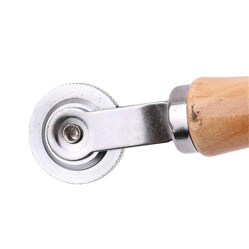 1pcs Practical Kit Tyre Wooden Handle Car Repair Tool Bearing Cars Tire Roller