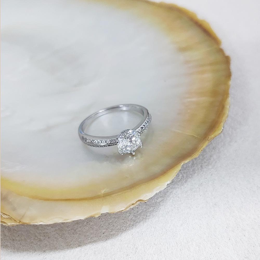 S925 Sterling Silver 1.5 Carat Moissanite Half-Mountain Ring
