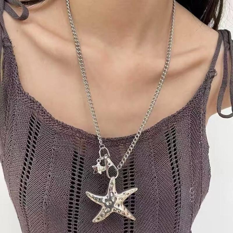 Retro Star Pendant Necklace Unique Necklace Exaggerated Metal Necklace Perfect for Youthful Fashion Enthusiasts