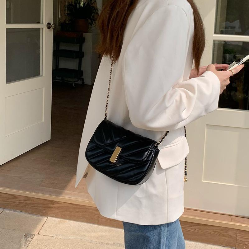 Niche Design New Women's Bag Versatile Diamond Lock Chain Single Shoulder Crossbody Small Square Bag