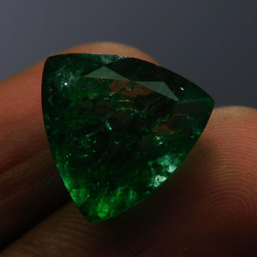 Green Emerald CERTIFIED 7 Ct Trillion Cut Natural Loose Gemstone Ring Size