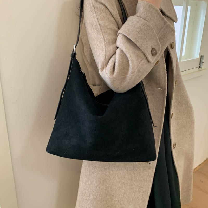 2025 Autumn and Winter New Fashion Large-capacity Women's Bag Casual Tote Bag Korean Version Niche Trend Shoulder Messenger Bag