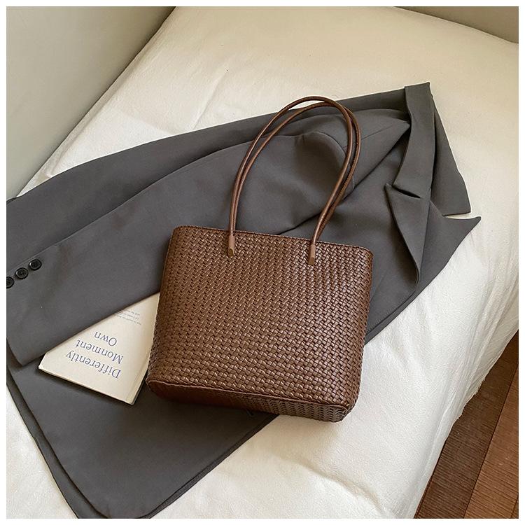 2025 fashion retro casual simple personality tote bag new niche design shoulder bag woven underarm bag