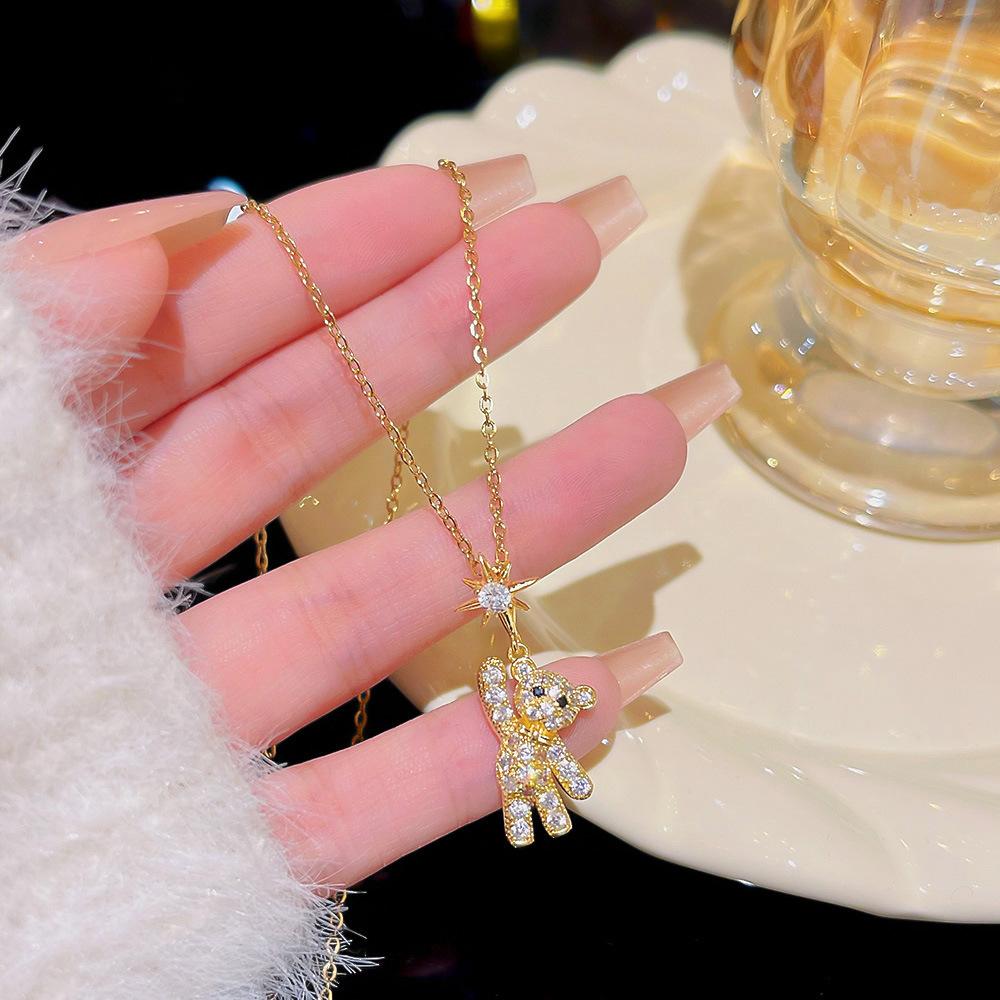 

Роскошный кулон в виде мишки с сверкающими бриллиантами, хип-хоп ожерелье для женщин, универсальный и высококлассный, минималистичный новый аксессуар-цепочка для ключиц. золотой