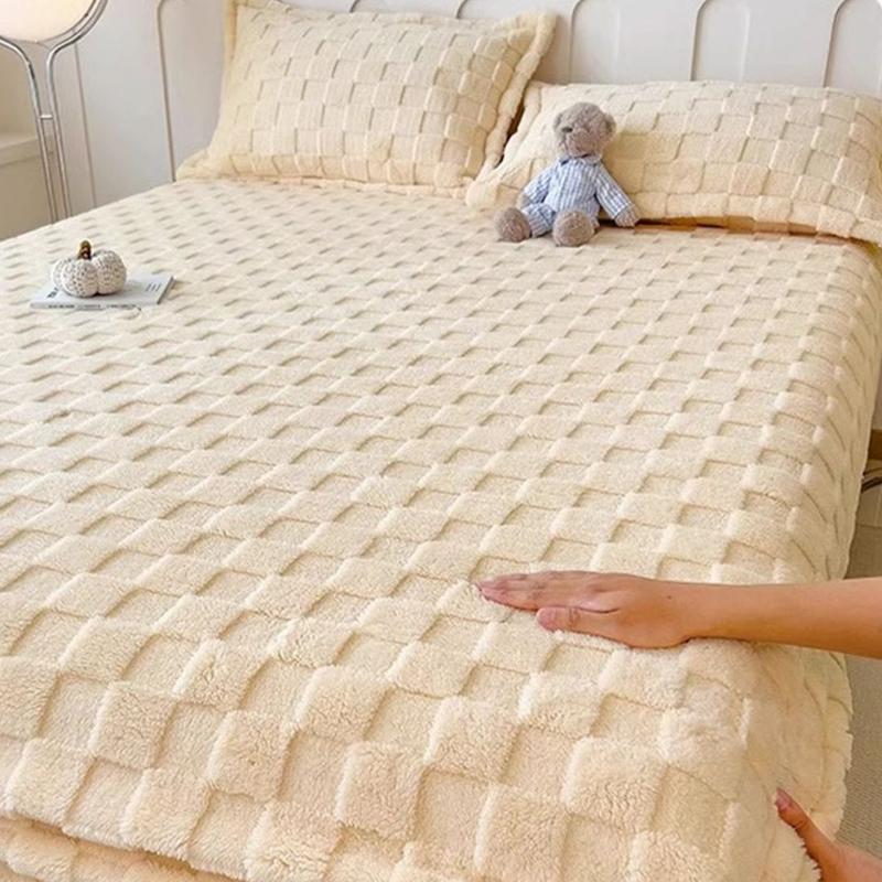 1PC Autumn and Winter Plush Bed Sheet Mattress Cover Beige Green 90 * 200cm/120 * 200cm/150 * 200cm/180 * 200cm/200 * 220cm