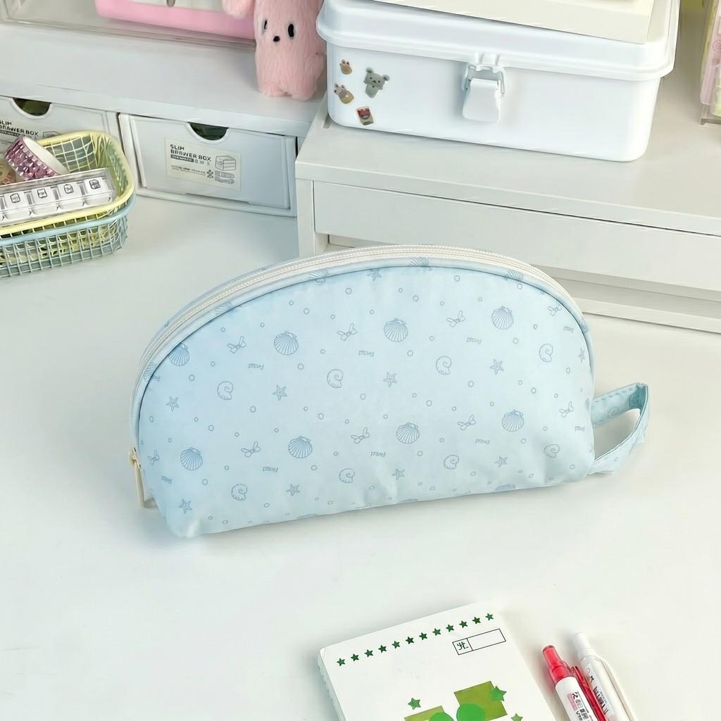 Style Large Capacity Pencil Case For Students With Fabric Material And Simple Design
