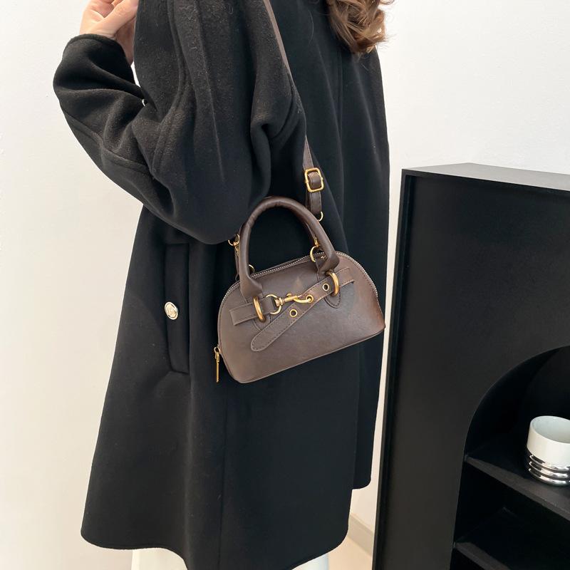 Niche Design Retro Commuter Versatile Shoulder Armpit 2025 New High-texture Casual Portable Messenger Bag