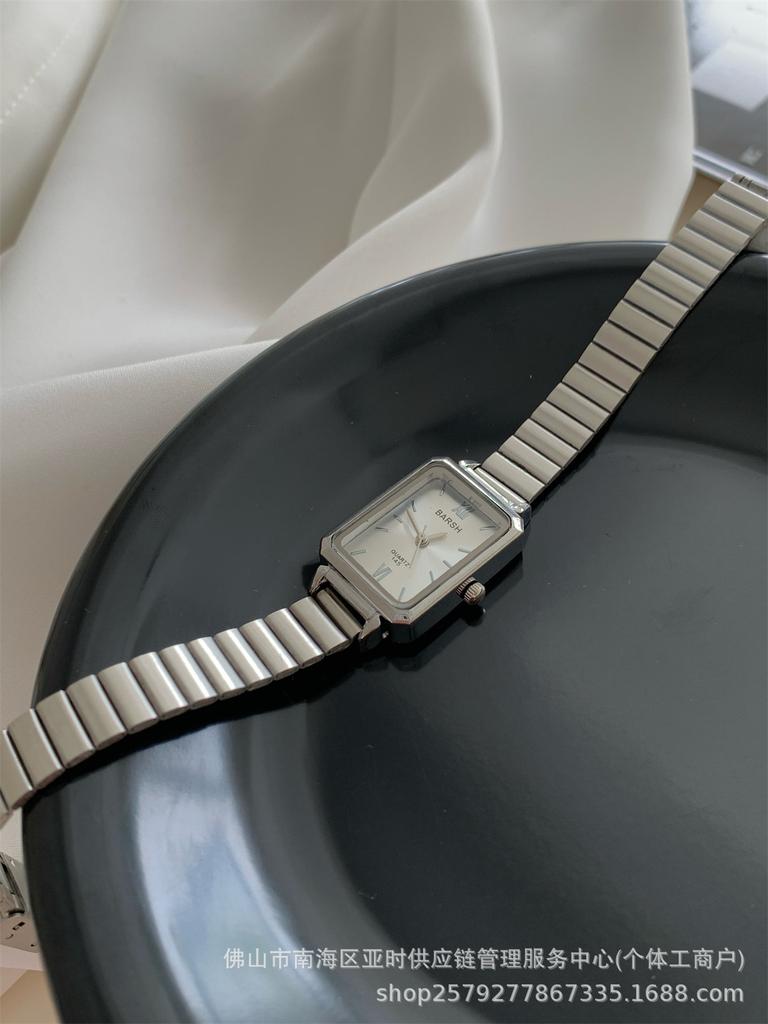 Mesh Belt Silver Powder Small Dial Square Women'S Watch Niche Temperament Student Simple Small Sugar Cube Fashion Versatile