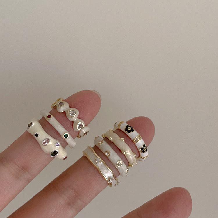 Women's High-End Creamy White Glazed Heart Ring – Fashionable Index Finger Accessory