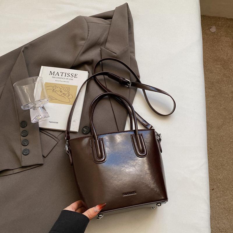 Premium Textured Small Bag Women's 2025 Spring and Summer New Bucket Bag Fashionable Versatile Shoulder Messenger Bag