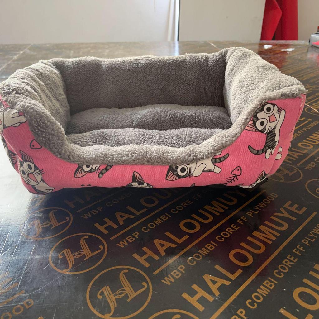 Universal Four Seasons Pet Bed: Warm Winter Nest for Cats & Dogs, All Sizes