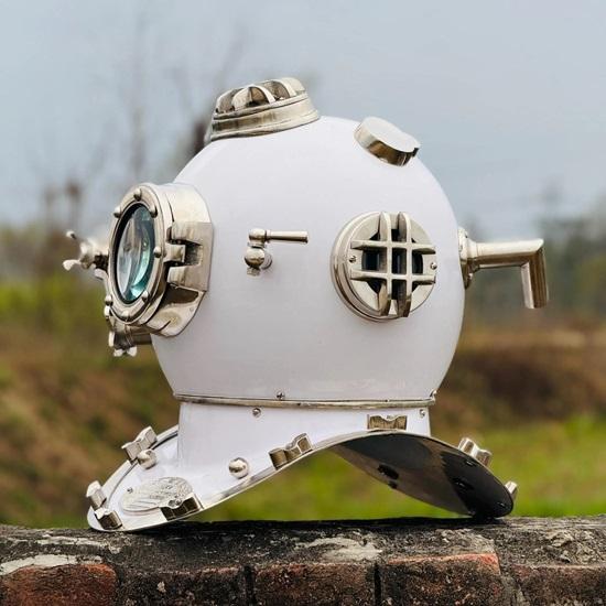 45.72 cm White Marine Diving Helmet Deep Sea Scuba Diver Helmet with Wooden Base Nautical Boston Maritime Decor Gift