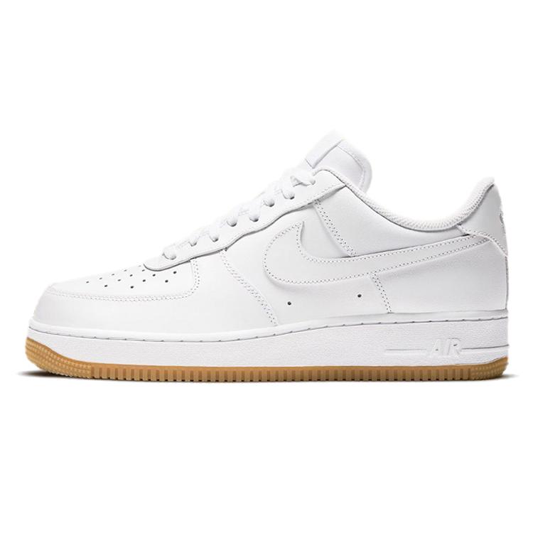 

Nike Air Force 1 Low 07 Белые с подошвой цвета жевательной резинки 42