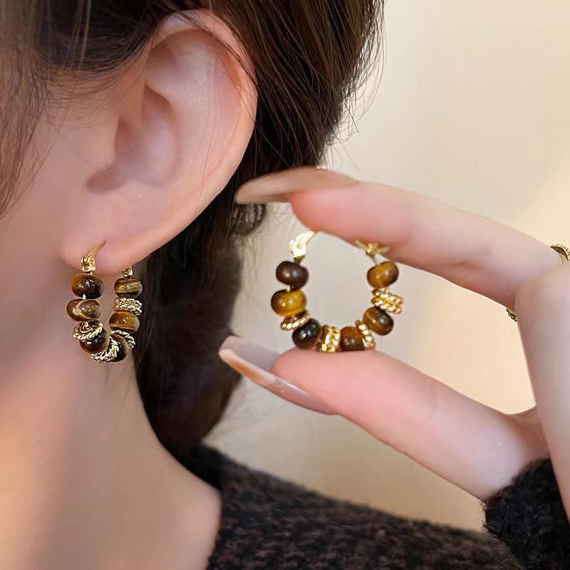 Tiger Eye Ear Cuff & Earrings: Retro Light Luxury, Exquisite Autumn/Winter High-End Style for Women