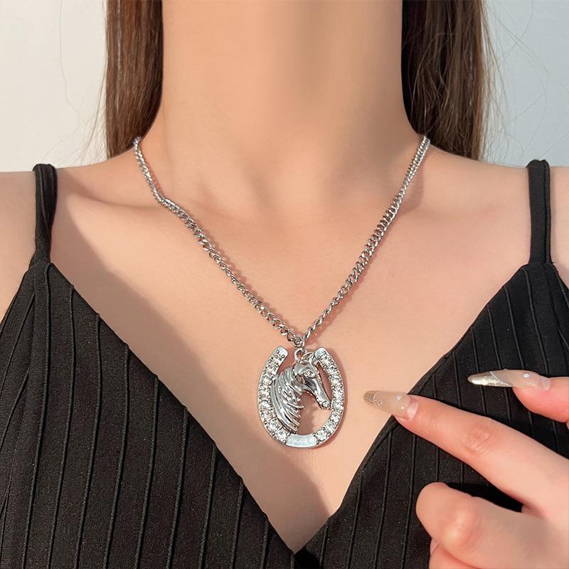 Retro Autumn and Winter Long Necklace Women's High-end Sweater Chain Niche Design Accessories