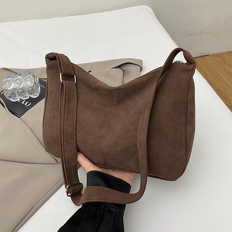 

Autumn and winter versatile new shoulder bag high texture tote bag retro versatile fashion bag large capacity messenger bag