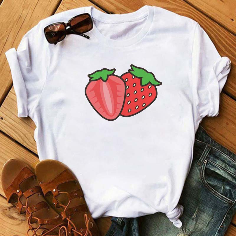 Maycaur Nové Kawaii Dámské Topy s Potiskem Ovoce Jahody Ležérní Dámské Krátkorukávové Streetwear Černé Trička Oversized s Kulatým Výstřihem