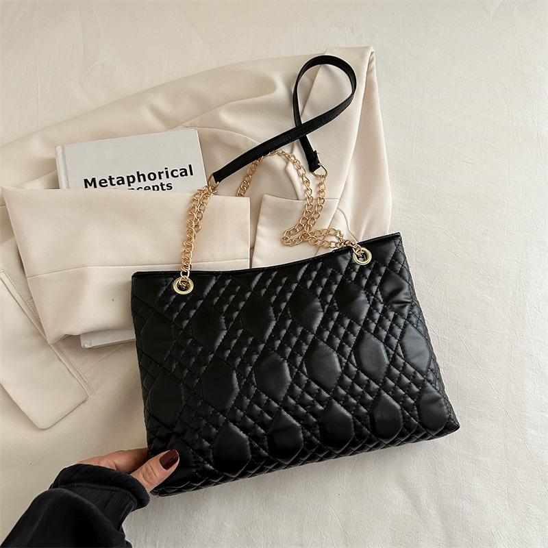 

2024 новая летняя простая модная сумка через плечо простая модная сумка-мессенджер сумка-тоут модная сумка для поездок на работу чёрный