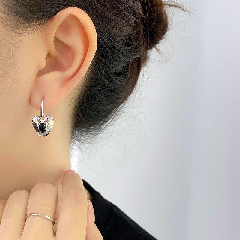 Retro Water Drop Black Glass Diamond Love Ear Hook Earrings for Women with Niche Design and Unique Personality