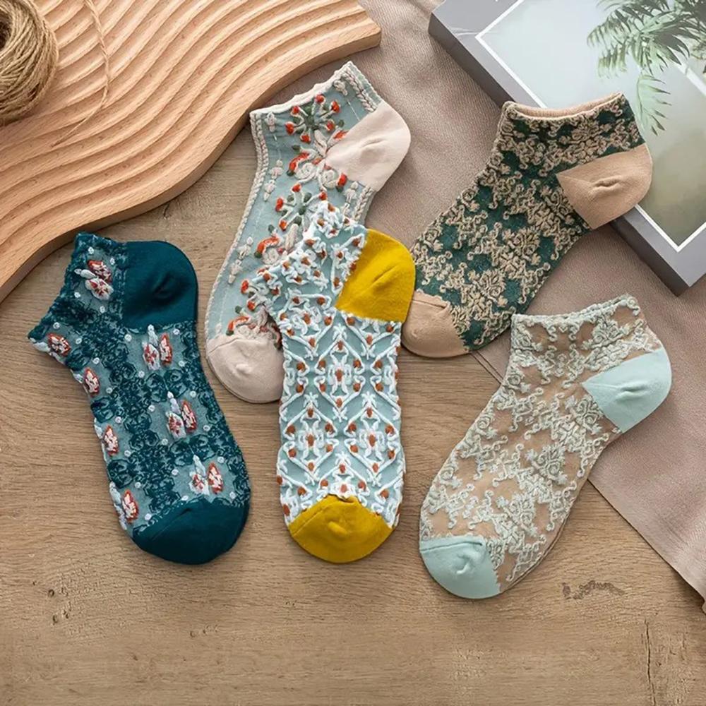 5 Pairs Retro Palace Style Women Ankle Socks Fashionable 3D Floral Texture Soft Comfortable Casual Socks