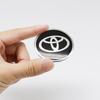 Toyota 56 MM Nakładka na środek piasty koła samochodowego Aluminiowe Metalowe Naklejki z Logo Do Rav4 Corolla Camry Aqua Yaris Cross Auris TRD Prius Chr GR