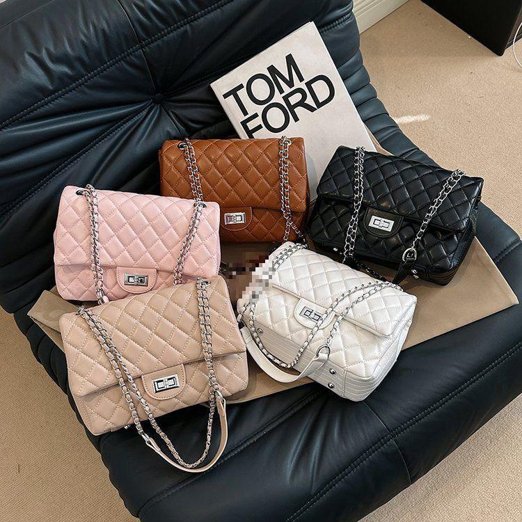 

Женская сумка кроссбоди большой вместимости: Универсальная сумка на плечо с цепочкой и ромбовидным узором, Осень/Зима 2025, в стиле «маленький аромат» розовый