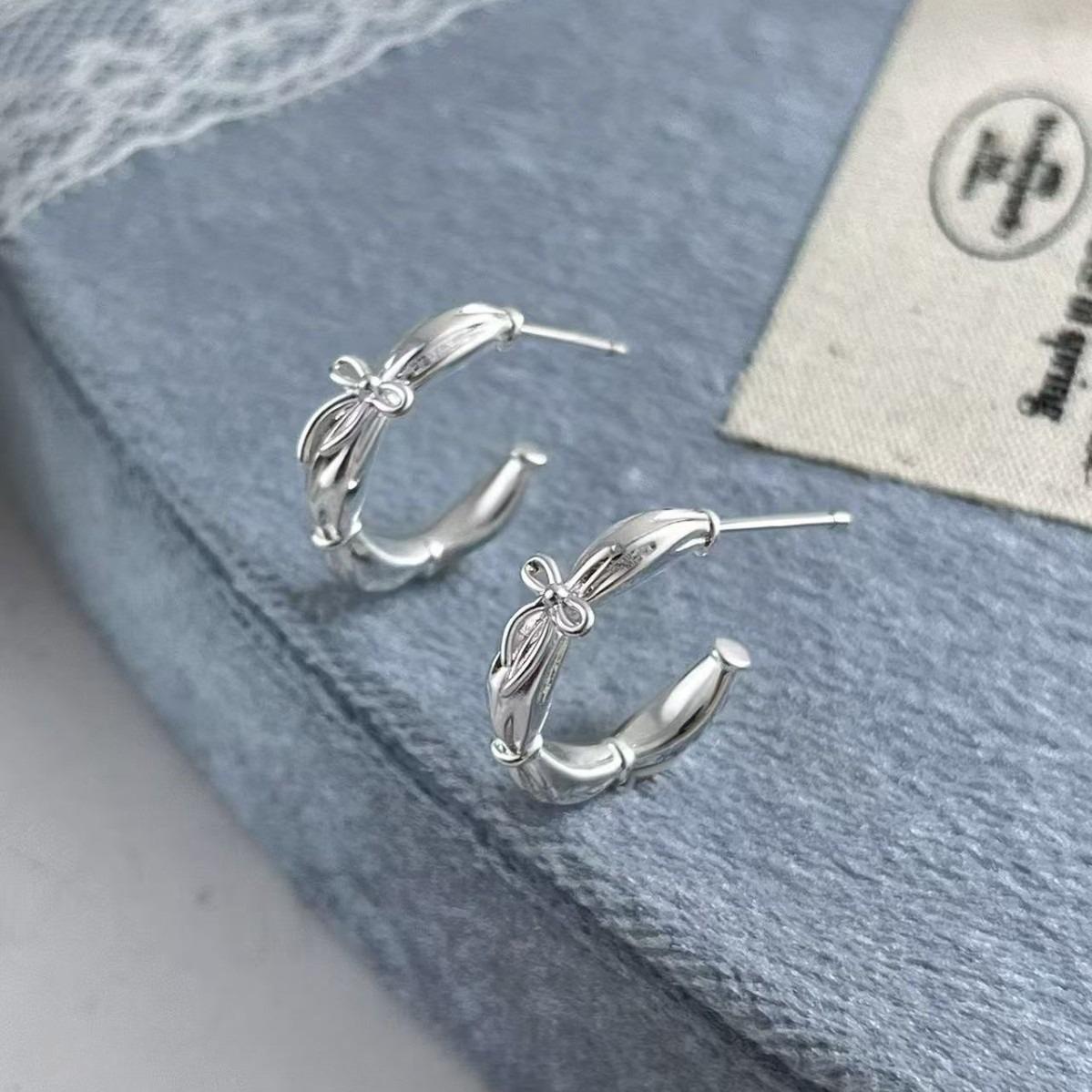 Женские нишевые серьги-бантики 1 pair