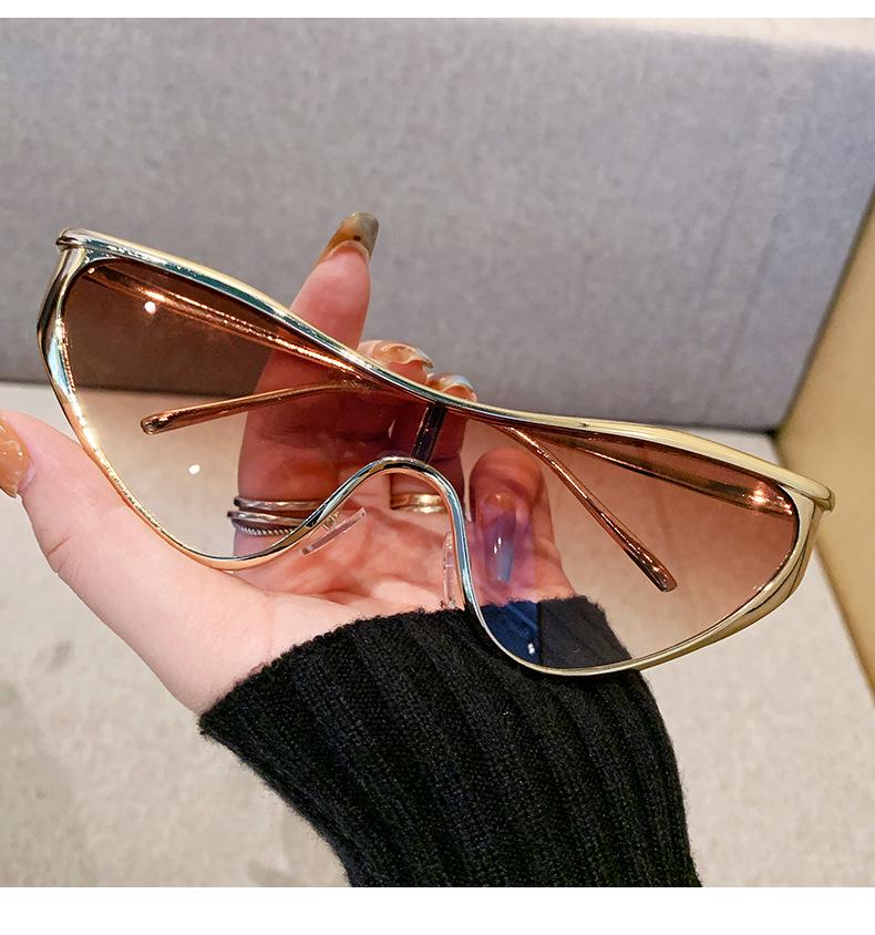 2025 Retro Cat-Eye Sunglasses: Unisex European & American Trendy Style with UV Protection