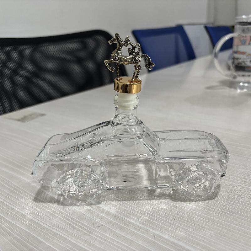 Police Car Whiskey Bottle Motorcycle Engine Wine Bottle V-twin Engine Bottle Handmade Engine Halloween Bar Whiskey Accessories