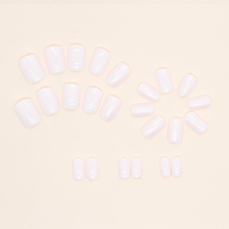 24 Pieces Simple Pink and Tender Girl Manicure, Sweet and Cute Aurora Glitter, Fake Nails, Wearable Short Manicure Film