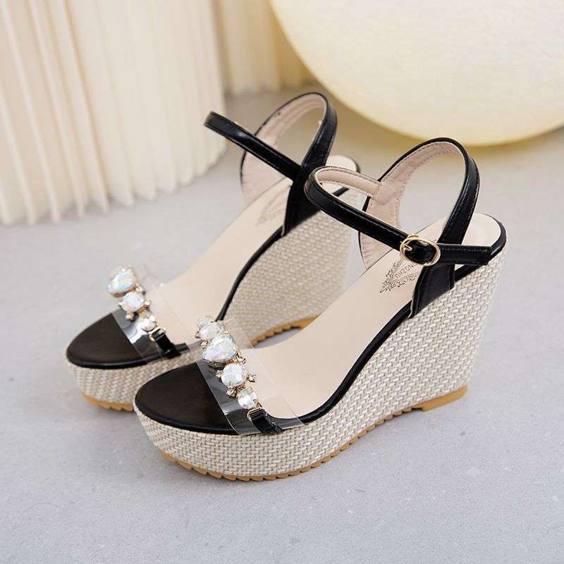 

Босоножки на танкетке женские лето 2025 новые корейская версия универсальные со стразами с бисером на толстой подошве водонепроницаемые на платформе на супер высоком каблуке 35 чёрный