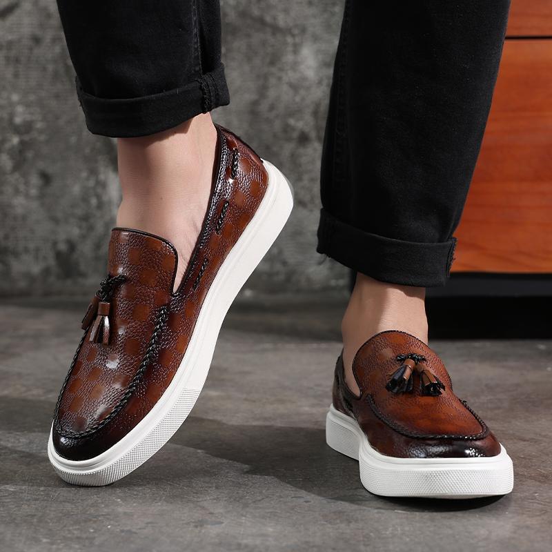Fashion Fashion Men's Casual Shoes Embossed Leather Men Classic Retro British Style Tassels Loafers Mens Slip-on Outdoor Driving Flats