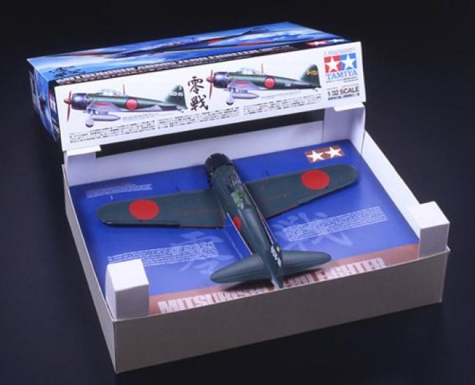 Tamiya 132 Aircraft Series No.18 Japonské námořnictvo Mitsubishi Zero Type Carrier Stíhací letoun Typ 52 Plastový model 60318