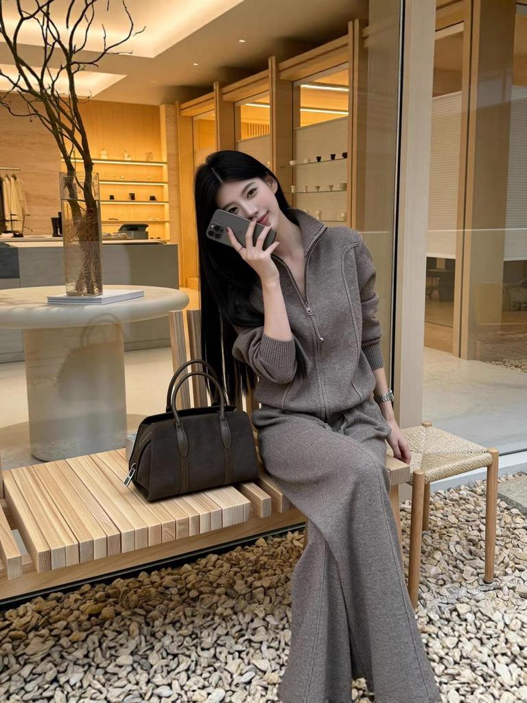 Korean Style Knit Two-Piece Set: Cozy Autumn/Winter Loose Sweater & High Waist Floor-Length Pants