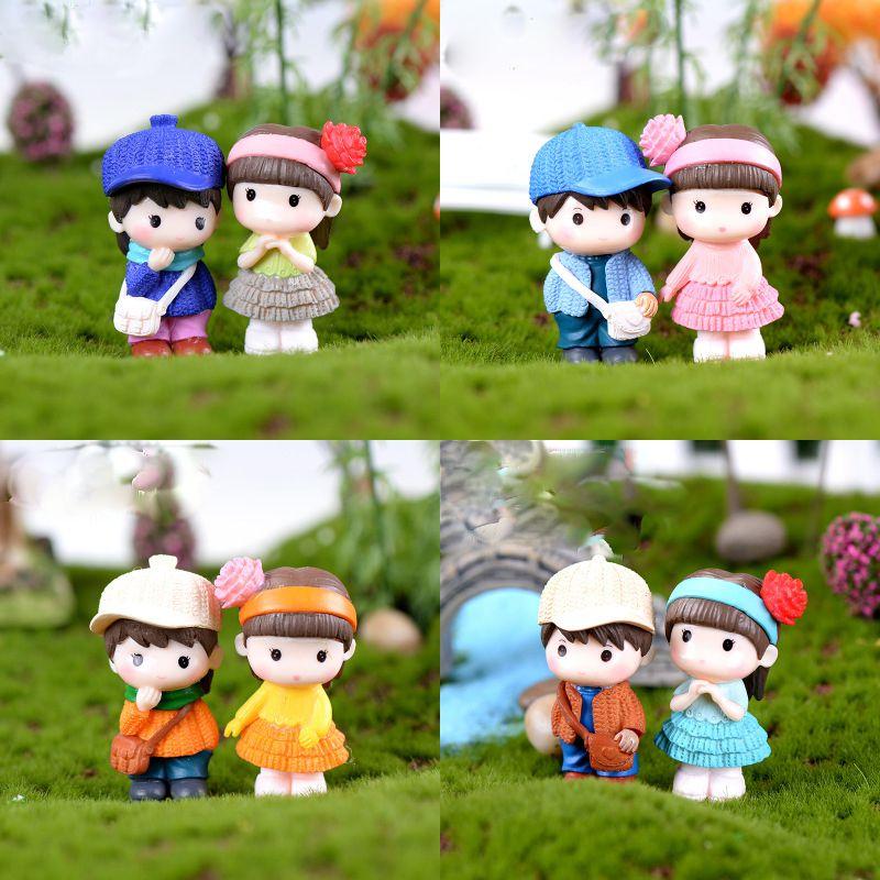 Durable And Cute Mini Couple Figurines Ideal For Garden And Dollhouse Decorations
