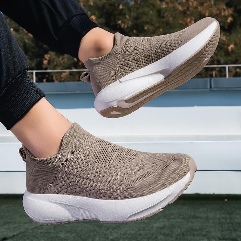Women's Black Sport Shoes Men Casual Lightweight Slip On Walking Socks Shoes Couple Jogging Sneakers Plus Size