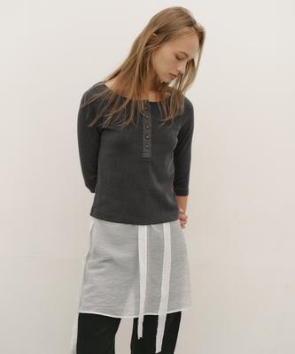 Loutaideu Henley Neck Top [Charcoal]