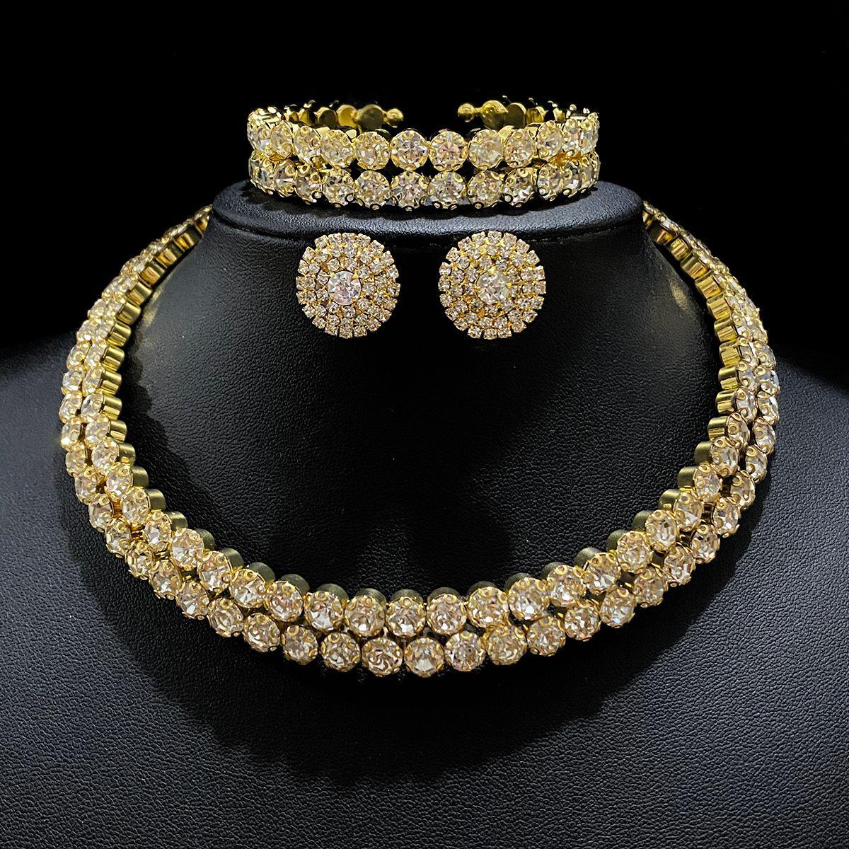 

Европейско-американский набор колье, серег и браслета с бриллиантами и цветами для невест и подружек невесты