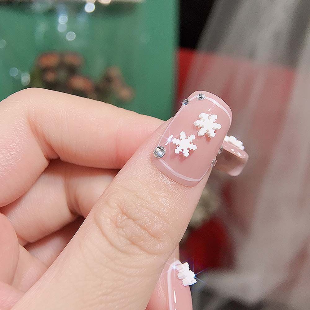 Temperament Snowflakes Nail Sequin Manicure Accessories Nail Art Jewelry DIY Nail Art Decoration