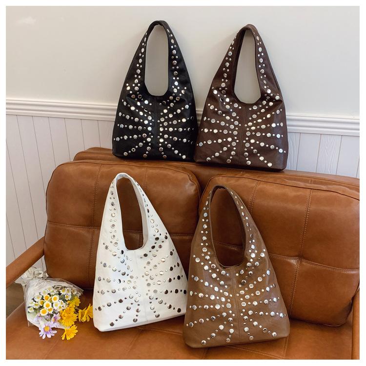 Modische Damen-Schultertasche Designer Luxus Nieten-Tragetasche Büro Große Kapazität Tragetasche Mädchen Punk-Stil Haupttaschen Für Frauen