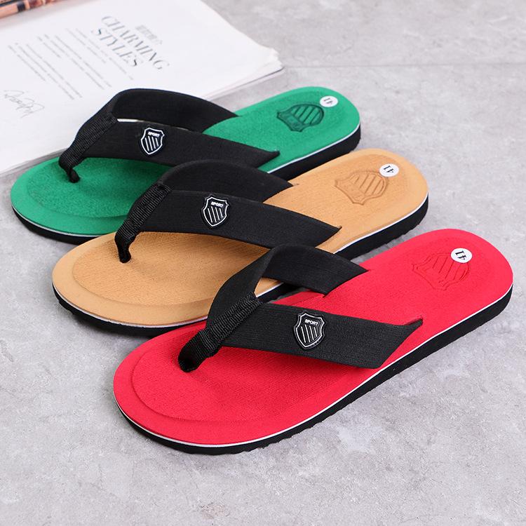 2022 Trendy Wood Grain Letter Flip-Flops: Fashionable Men's Summer Style