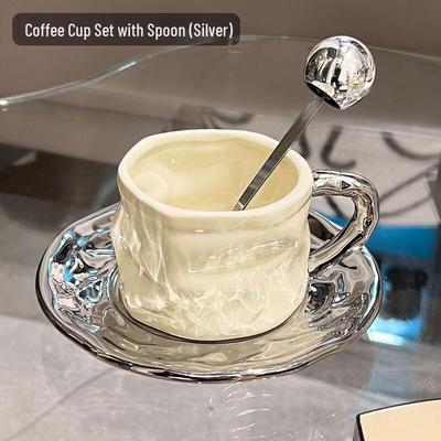 Luxuriöses Keramik-Kaffeebecher- und Untertassenset mit Löffel