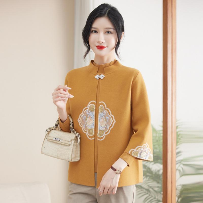New mother spring clothes Chinese clothes red knitted two-piece set medium and old women's sweater year-old coat