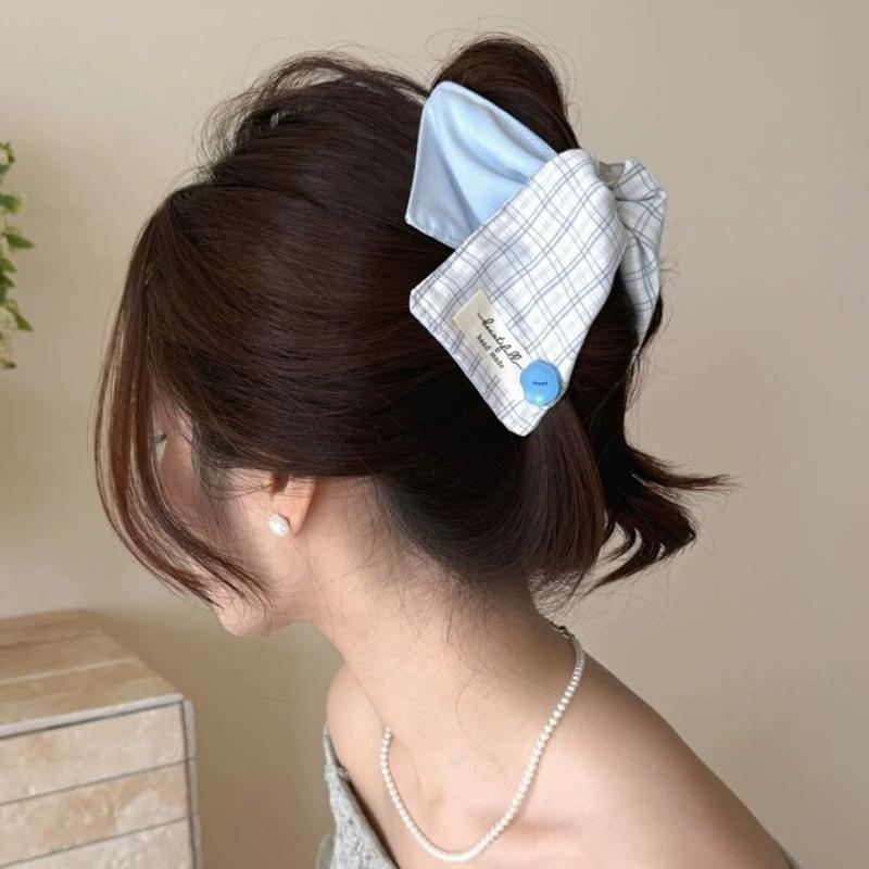 Striped Triangular Shark Hair Clip Fashion Matte Non-slip Hairpin for Women Girls Weekend Outing Hair Styling Accessory