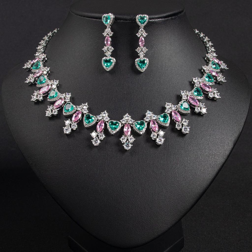 Women's Light Luxury Design Fashionable And Elegant Zircon Water Drop Necklace Earring Set Versatile And Unique Design Sense Set
