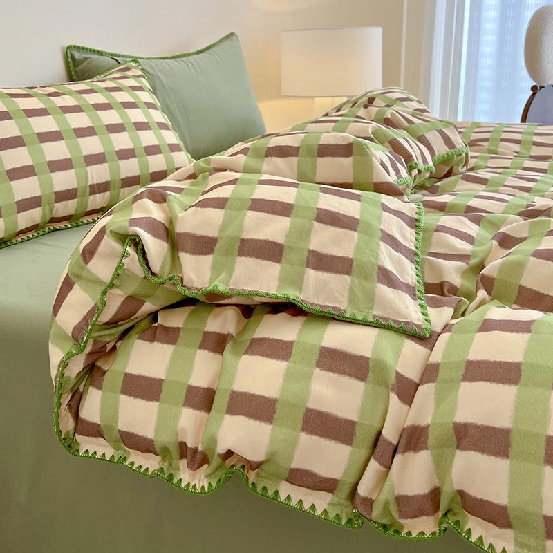 2025 New All-Cotton Flannel Bedding Set: Thick Quilt Cover, Triangular Edge, Warm Bed Sheet