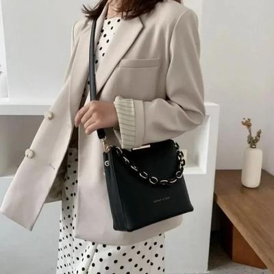 Solid  Leather Bucket Bag Summer New Chain Simple Crossbody Bag Fashion Trend Versatile Small Change Wallet