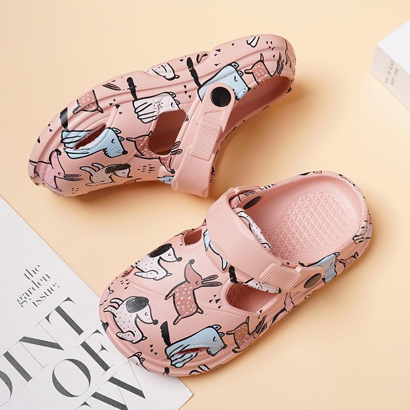Summer New Men's and Women's Slippers Bag Head Non-slip Cute and Durable Cartoon Home Outdoor Graffiti Beach Hole Shoes