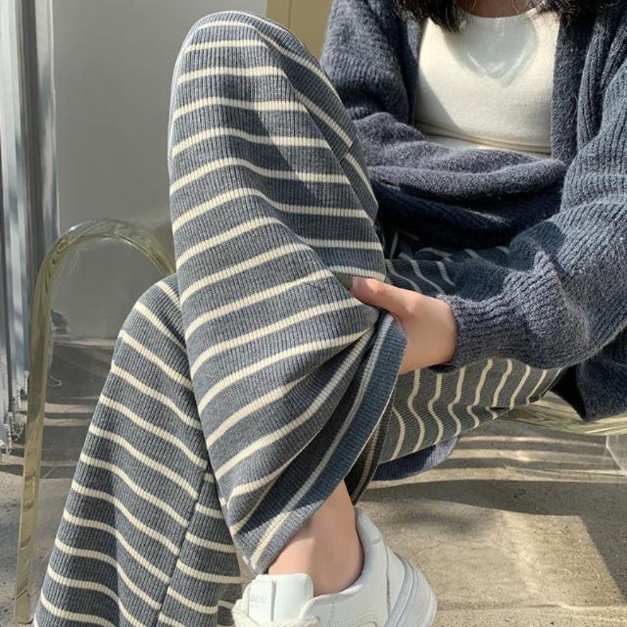 Visící Tmavě šedé Pruhované Ležérní Kalhoty pro Ženy Na Jaro a Podzim Nové Malé S Vysokým Pasem Úzká Verze Rovné Kalhoty k Podlaze