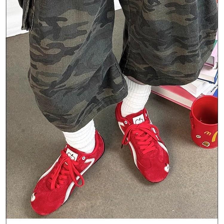 Red German training shoes women's 2025 new spring casual sports shoes retro flat-bottomed versatile soft-soled color matching Forrest Gump shoes